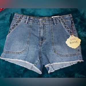 Super Cute Knox Rose NWT Jean Shorts size 8